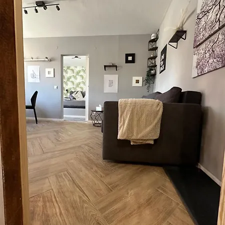 Anita's Sweet Apartment *